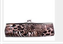 Load image into Gallery viewer, Printed Clutch Bag
