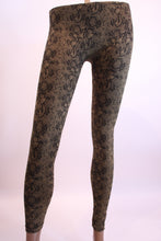 Load image into Gallery viewer, Snake Printed Leggings
