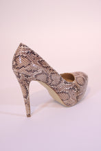 Load image into Gallery viewer, Shammy High Heels
