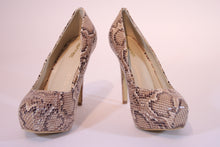 Load image into Gallery viewer, Shammy High Heels
