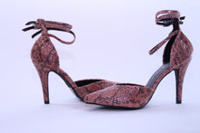 Load image into Gallery viewer, Kiss &amp; Tell High Heels
