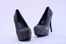 Load image into Gallery viewer, SNAKE BETSY PUMPS
