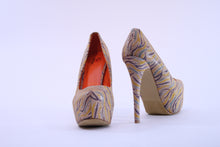 Load image into Gallery viewer, SNAKE BETSY PUMPS
