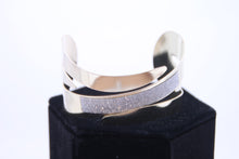 Load image into Gallery viewer, Shimmered Bangle Bracelet
