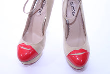 Load image into Gallery viewer, Lip Game Platform High Heels
