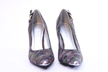 Load image into Gallery viewer, Camouflage High Heel Love
