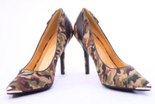 Load image into Gallery viewer, Camouflage High Heel Love
