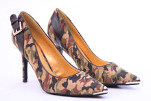 Load image into Gallery viewer, Camouflage High Heel Love
