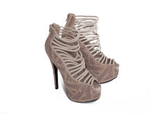 Load image into Gallery viewer, Can You Say Yes Heel Pumps
